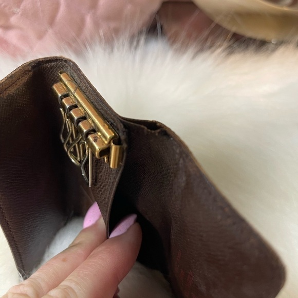 AUTHENTIC LOUIS VUITTON DAMIER MULTICLES 4 RING KEY CASE - Picture 14 of 16